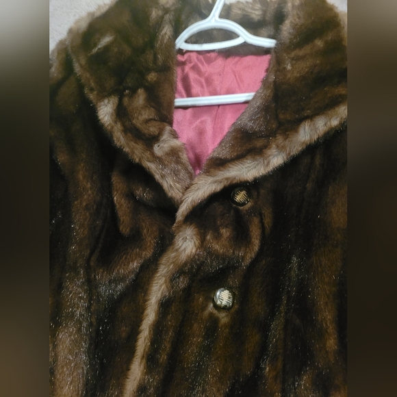 Vintage faux fur coat - Picture 2 of 6